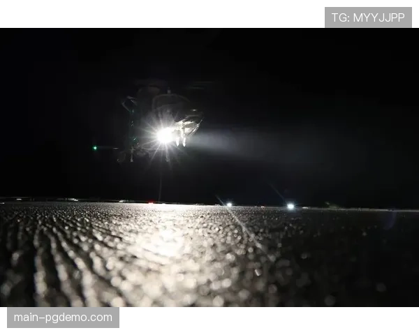 环弗兰德斯老夸雷蒙特陡坡，观众呐喊声几乎淹没直升机轰鸣