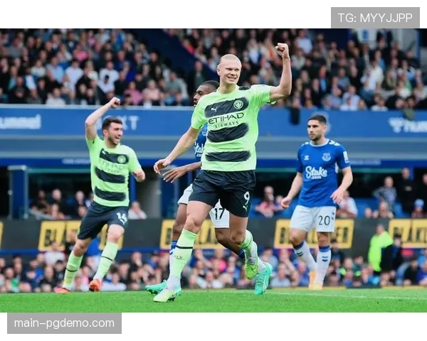 唐纳鲁马失误送礼后手抛球助攻，哈兰德扫射破门锁定胜局